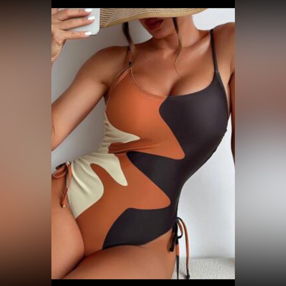 NWOT women’s one piece swimsuit